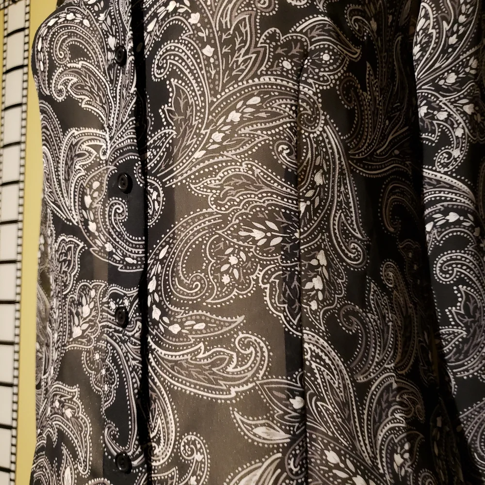 Blouse. - Picture 3 of 6